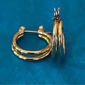 Vintage shiny gold tone double loop earrings